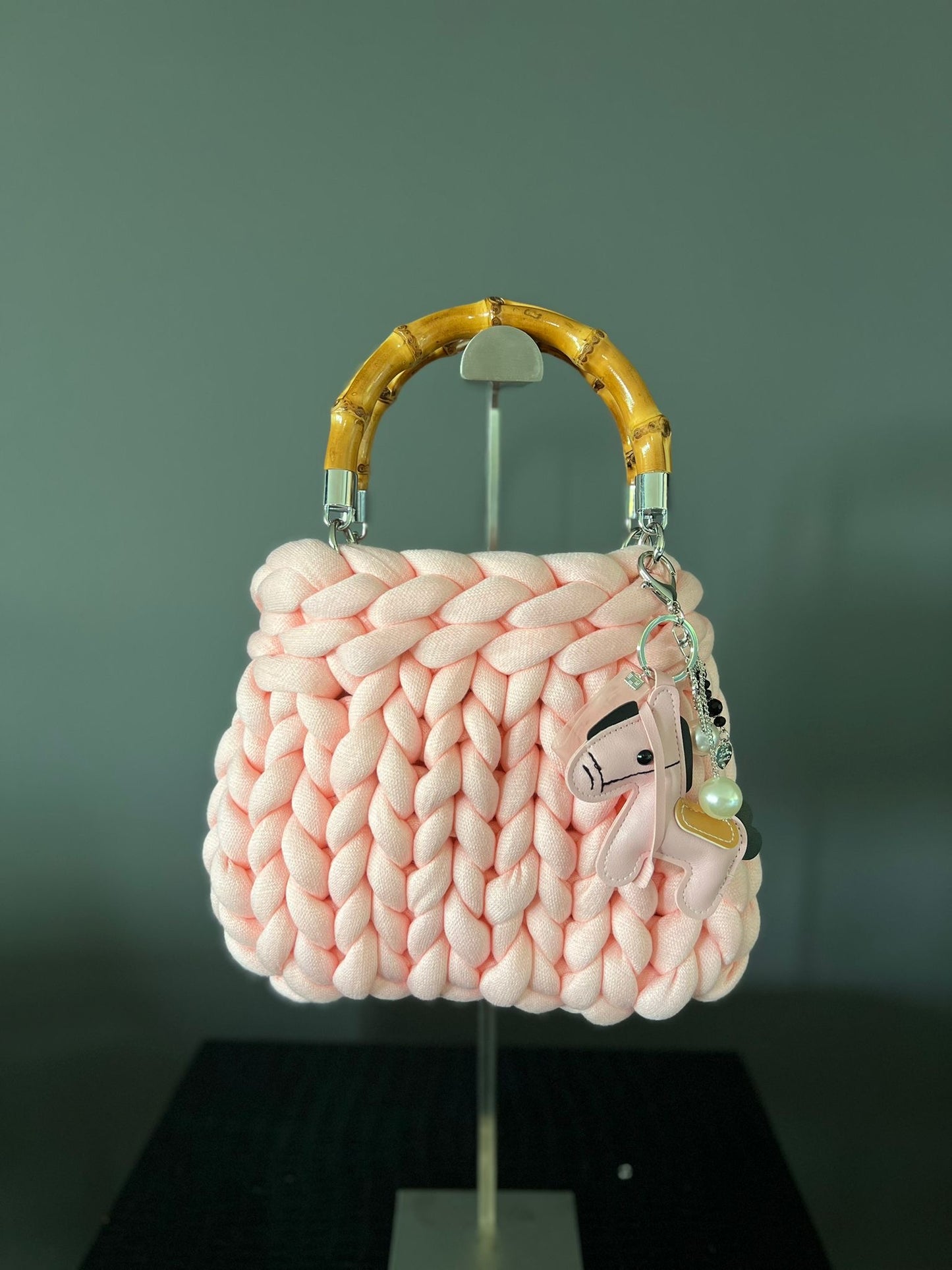 Pillowbag aus Cotton mit Bambusgriff und Accessoires