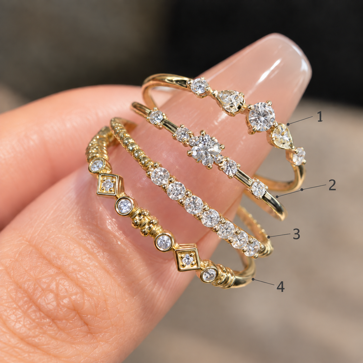 Filigrane Ringe mit funkelnden Steinchen – 4 Designs Mengenrabatt