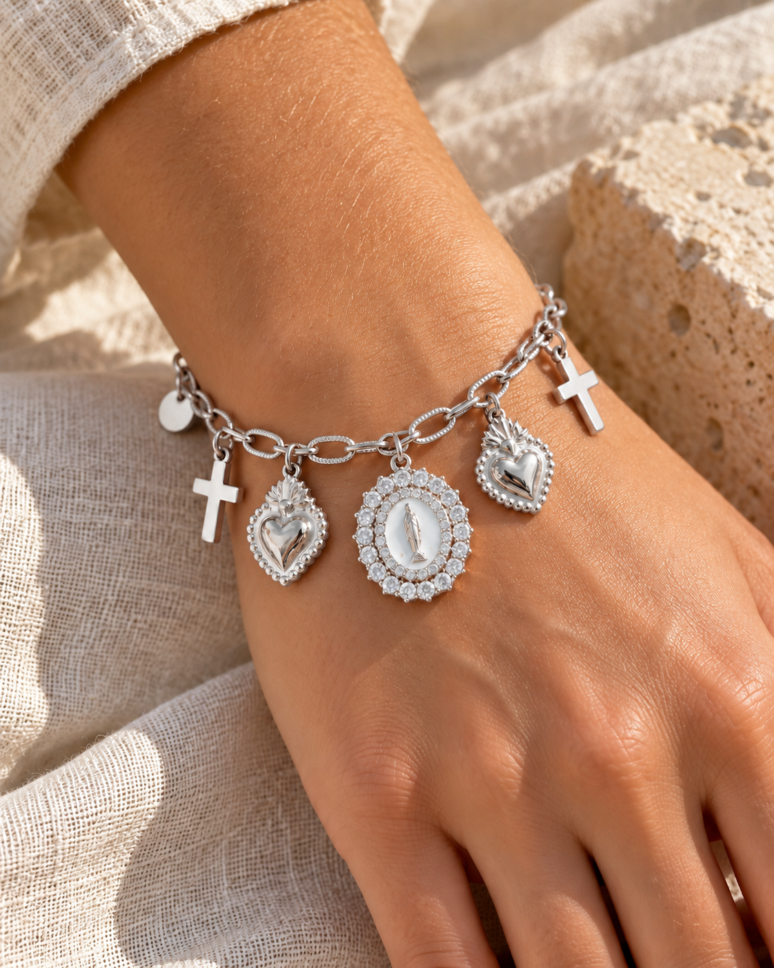 Armband mit Marienmotiv, Herzen & Kreuzen – Gold- oder Silberfarben