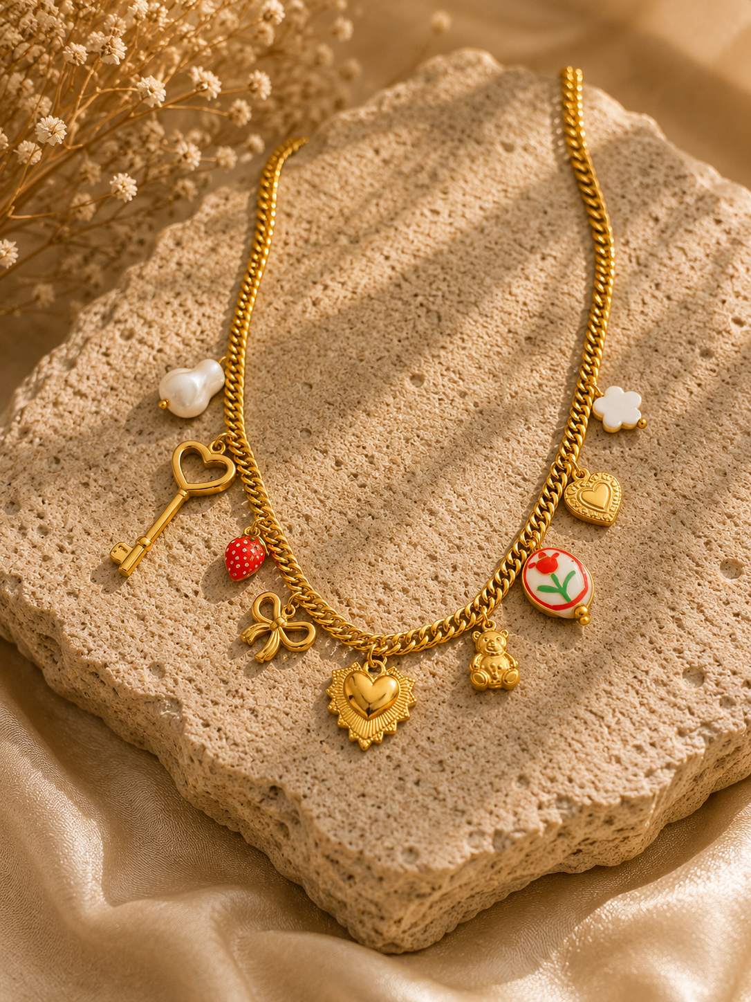 Goldene Charm-Kette „Lucky Love“