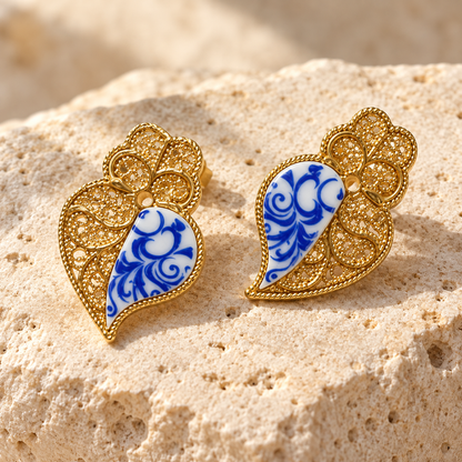 Ohrringe «Viana» – Goldfarben & Blau-Weiss