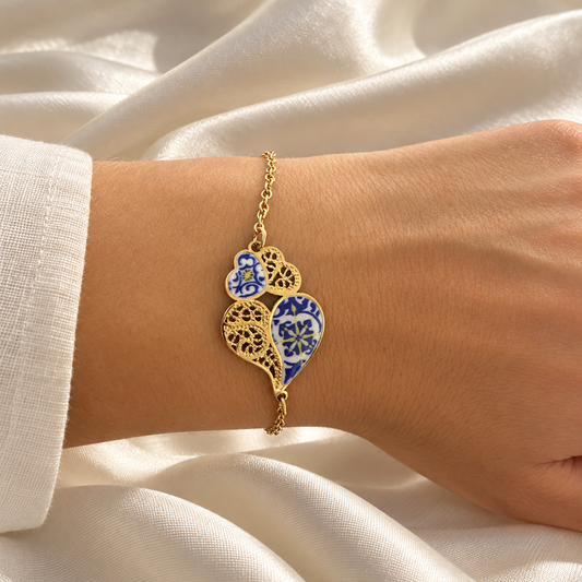 Armband mit Viana-Herz – Blau-Weiss & Goldfarben