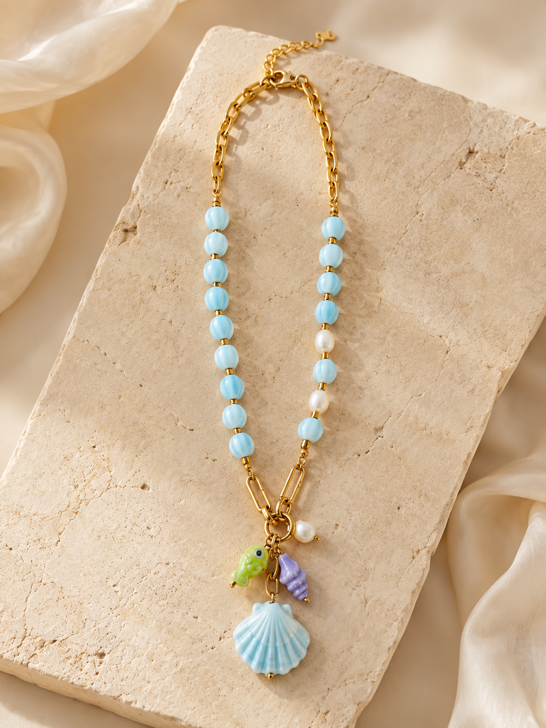 Ocean Charm Kette mit Muschel- und Meeresanhängern