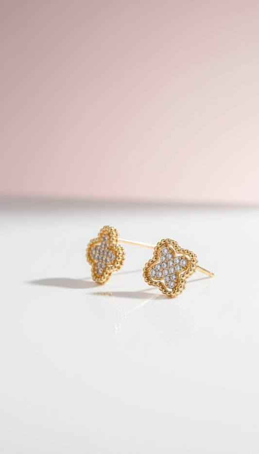 Ohrstecker „Golden Clover“ – 18 K vergoldet ✨