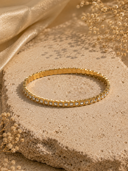 Edelstahl Armreif mit funkelnden Zirkonia-Steinen – Gold
