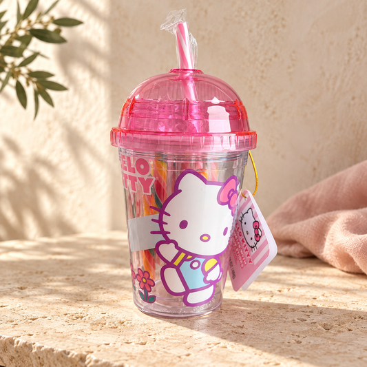 Hello Kitty Dome-Becher mit Zuckerstangen