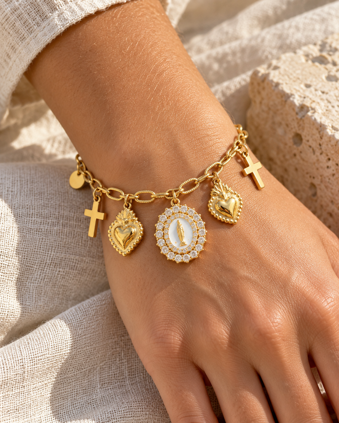 Armband mit Marienmotiv, Herzen & Kreuzen – Gold- oder Silberfarben