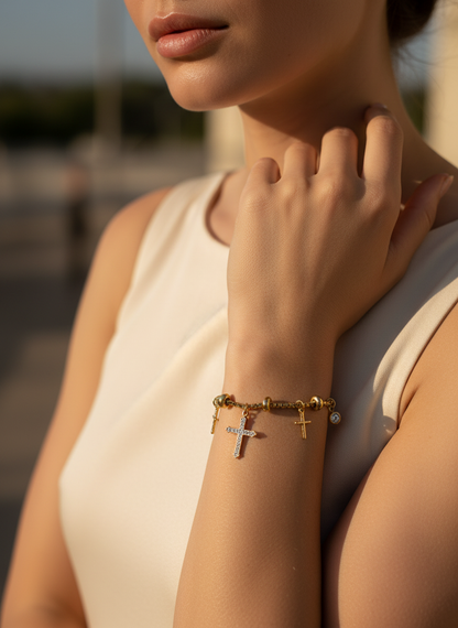✨ Goldenes Edelstahl-Armband mit Kreuzanhängern & Zirkonia-Details