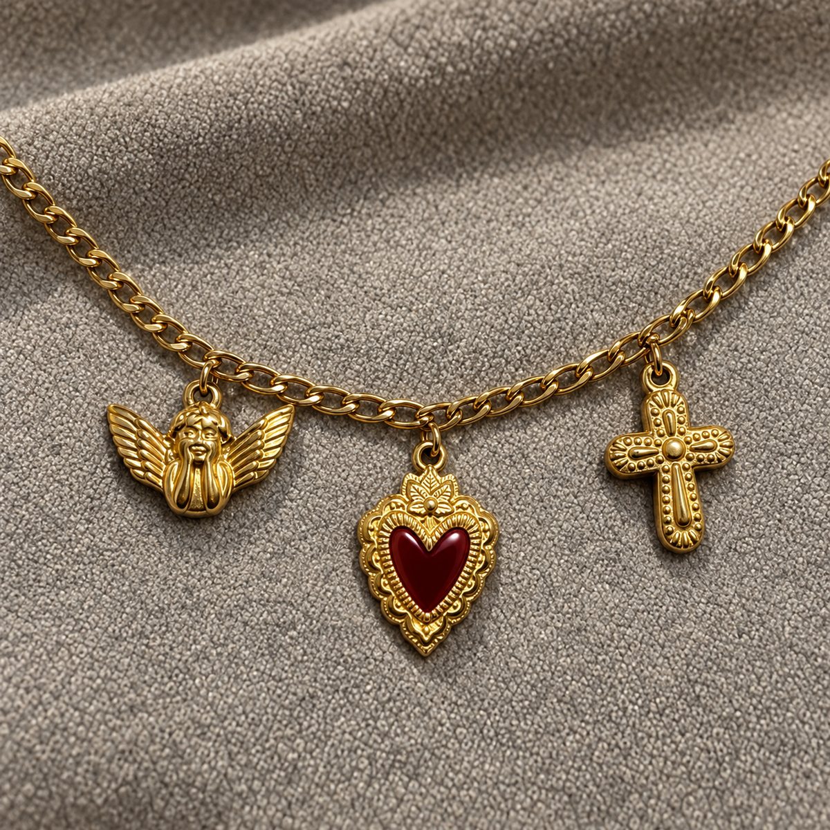 Charm-Armband mit Engel, Herz & Kreuz