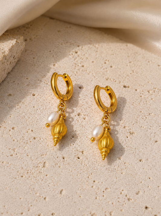 Goldene Edelstahl-Ohrringe mit Muschel & Perle ✨🤍